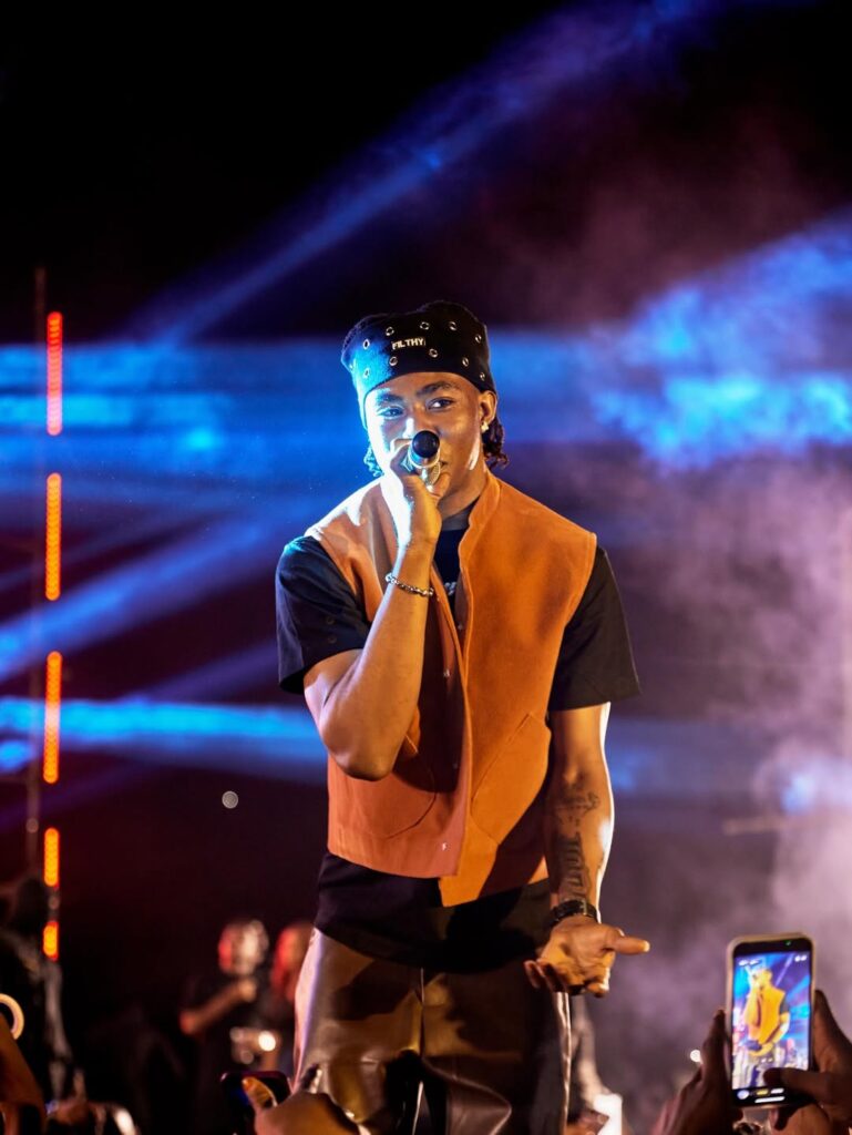 What a Feeling! FOLA shutting down the stage with pure energy 🤩 @folapondis 📸- @wealth_visuals